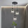 Lustre de restaurante com três luzes, moderno minimalista criativo e único estilo nórdico, adequado para sala de jantar e balcão de bar, lustre pequeno de cristal moderno e estiloso