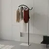 Cabide de Chão Curvo, Suporte de Roupas de Metal com Base de Pedra Sinterizada, Cabide Minimalista Moderno para Quarto ou Hall de Entrada