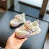 Zapatos Infantiles 2025 Primavera y Otoño Nuevos Zapatos Deportivos de Malla Transpirable para Niñas Zapatos de Doble Malla Suela Suave Antideslizante Zapatos para Niños