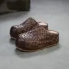 Jiezhou 2026 Verano Nuevo Estilo Zapatillas Cerradas para Exteriores Tejidas a Mano con Suela Gruesa de Piel de Vaca de Primera Capa, Zapatos Clásicos Versátiles para Mujer