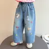 Pantalones de Niña Primavera y Otoño 2026 Nuevo Ropa de Otoño para Niños Jeans Elegantes de Pierna Recta Pantalones Largos Sueltos de Dibujos Animados para Bebé