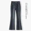 Pantalones de mezclilla de color claro hechos a medida para mujer, primavera y otoño 2026, nuevos, de cintura alta, corte ajustado, acampanados