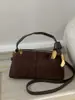 Bolso almohada estilo retro, un bolso chic y único con un diseño sofisticado, con acabado de gamuza y diseño cruzado estilo Boston para mujer