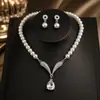 Conjunto de collar y aretes de perlas personalizado estilo coreano, moderno y elegante, una opción popular para mujeres, chapado en aleación, perfecto como joyería nupcial