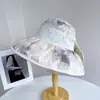 Chapéu de Pescador Fashion com Estampa Colorida e Laço Grande para Mulheres, Chapéu Balde Versátil Casual de Verão para Proteção Solar, Chapéu de Tecido para Proteção Solar em Férias