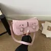 Moda casual simples estilo coreano para o dia a dia 2026 verão novo personalizado estilo de rua bolsa quadrada pequena de ombro único sob o braço de grande capacidade