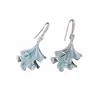 Pendientes de Zirconia con Forma Irregular de Hoja de Ginkgo Azul Diseño para Mujer Pendientes Únicos de Nicho Pendientes Estilo Nuevo 2025