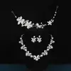 Nueva Joyería Boda Collar de Perlas Vestido de Novia Accesorios Nupciales Blancos Juego de Tres Piezas Pendientes de Princesa Coreana Corona