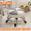 Banqueta Pequena Giratória com Rodas, Banqueta Móvel para Sala de Estar, Banqueta Baixa para Limpeza de Cantos, Banqueta para Limpar o Chão, Cadeirinha para Criança Pequena, Banqueta para Trocar Sapatos