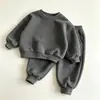 Conjunto de moletom para meninas, novo estilo doce ins, conjunto esportivo casual da moda de duas peças para crianças, adequado para primavera e outono