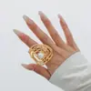 Anel Aberto Vazado Retro de Pérola Europeu e Americano para Mulheres, Anel de Liga Estilo Ins com Design Único, Acessório da Moda