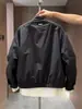Nova Jaqueta Masculina de Outono Estilo Minimalista Cor Sólida Patchwork Falsa de Duas Peças Moda Versátil Casual Gola Alta Jaqueta Top