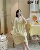 2024 Verano Estilo Princesa Cuello Redondo Seda de Leche Cuello en V Encaje Extendido Bata de Noche Que Se Puede Usar Afuera, Transpirable, Fresca y Estilo Perezoso