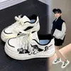 Zapatillas Coreanas de Suela Gruesa con Dibujos Animados Nuevas para Estudiantes, Temporada Primavera y Otoño 2026 para Niñas, Zapatos Blancos Lindos de Gato Rosa para Mujeres
