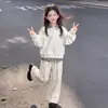 2026 Niña Dulce Primavera y Otoño Nuevo Top de Manga Larga Diseño de Color Sólido Pantalones Casuales Largos Conjunto de Dos Piezas