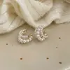 Pendiente de Perla Sentido del Diseño Nicho de Cuentas Brazalete de Oreja de Tres Capas para Mujer Sin Perforaciones en las Orejas Pendientes Lujo Ligero Sentido de Alta Gama de Moda Versátil