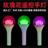 Palo de Luz que Brilla Control Remoto Accesorios para Animación Mercancía de Anime Palo de Soporte Luz LED de Mano de 15 Colores Bola de Luz LED Palo de Luz LED Portátil