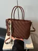 Bolso de Mano tipo Cubo con Forma de Diamante Bolso Cruzado para Mujer Nicho Retro Versátil para Viajar Bolso de Hombro Tote Comercio Exterior Transfronterizo