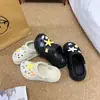 2026 Nuevos Accesorios para Zuecos de Estrella de Mar y Cangrejo de Dibujos Animados, Encantos Lindos Desmontables para Zapatos Ins, DIY