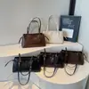 Bolsa de Ombro Estilo Coreano Simples Elegante Estampa de Leopardo para Mulheres 2025 Outono Grande Capacidade Estilo Estrangeiro Bolsa Satchel de Alta Qualidade Bolsa de Axila