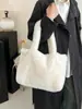 Bolsa de Pelúcia Fofa de Inverno para Mulheres 2026 Nova Moda Versátil Bolsa de Mão Bolsa de Ombro Grande Capacidade Bolsa Tote para o Dia a Dia