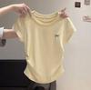 Camiseta Branca Manga Curta Amarela Cremosa Gola Redonda Ombro Direito para Mulheres Verão Petite Slim Cintura Franzida Top com Laço