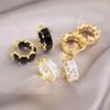 Pendientes con diseño de nicho, pequeños y exquisitos, con hebilla de circonitas geométricas, chapados en oro auténtico, para mujer.