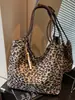 Cross2026 Otoño Invierno Nuevo Bolso Tote Retro Moda de Nicho para Mujer Bolso de Hombro Único para Viajes Cotidianos Sensación de Alta Gama