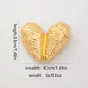 Broche de Coração com Textura Tridimensional, Concha de Metal Retrô, Venda Quente Transfronteiriça, Acessório de Terno de Design de Nicho de Luxo Leve