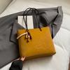 Bolso Tote Retro Esmerilado, Gran Capacidad, Bolso de Mujer Más Vendido, Bolso de Hombro Moderno y Versátil, Cubo Simple Casual para Desplazamiento