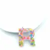Colgante de resina con forma de letra de lentejuelas rosas, con pegamento, para llavero con letras en inglés, accesorios para bolso