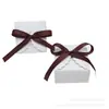 Caixa de Papel Kraft para Doces com Bordas Onduladas, Caixa Quadrada Branca Simples com Fita de Café, Adequada como Caixa de Presente