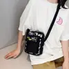 Bolsa de Ombro Desenho Animado para Mulheres 2026 Inverno Novo Estilo Bolsa Transversal para Estudantes Urso Fofo com Grafite Bolsa Quadrada Pequena Casual para Moedas