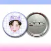 Nuevo Modelo Pin Insignia de Hojalata Xue Zhiqian Merchandising para Fans