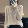 Suéter básico de malha feminino para outono e inverno, de caimento solto, modelador, com estampa de penas, gola semi-alta, estilo simples