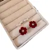 Aretes Rojos Flor de Terciopelo Aretes de Perla de Imitación 2024 Nuevo Otoño e Invierno Diseño de Nicho Aretes de Alta Gama
