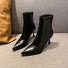 Botines ajustados elásticos de punta fina para mujer, nueva colección otoño/invierno 2026, con tacón estilizado, diseño elegante, cremallera lateral y efecto adelgazante, botines cortos de moda