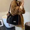 Nova Bolsa Tote de Grande Capacidade para Mulheres 2025, Bolsa Transversal de Ombro Único Retro de Nicho da Moda, Bolsa Pequena Elegante Casual Tendência