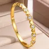 Pulseira de Aço Inoxidável Estilo Ins Europeu e Americano Banhada a Ouro 18K Coração Fashionável Tendência Fecho Superfície Lisa Cravejada com Diamantes Pulseira de Aço Titânio Feminina