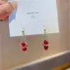 Exquisitos Aretes de Zirconia Rosa Brillante 2023 Nueva Moda Hebilla de Oreja de Amor Aretes de Lujo Ligero Aretes de Gama Alta