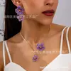 Conjunto de Collar y Pendientes de Esmalte de Flor de Plumeria de Tres Piezas para Mujer, Moderno y Versátil para el Uso Diario