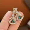 Brincos Esmeralda Populares da Baohome para Mulheres, Banhados a Ouro Rosa 18K, Cheios de Diamantes, Elegantes em Forma de Leque, Estilo Ins Versátil, Venda Direta da Fábrica