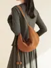 Nova Bolsa de Suede Fosco Estilo Retro Bolinho para Outono e Inverno Feminina, Couro Genuíno Versátil para Trabalho Ombro Sub-braço Transversal