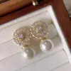 Aretes de perla y circonita para mujer, aretes con pasador de plata 925, diseño de nicho, aretes de alta gama y elegantes, suministro de fábrica al por mayor
