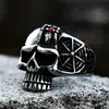 Anel de caveira esculpida em aço inoxidável Steel Warrior, joia de anel de aço titânio com gema incrustada, estilo retrô europeu e americano