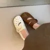 Primeiro Encontro Temporada Estilo Coreano Bolinhas Bico Dividido Falso Aumento Interno de Altura Sapatos Mary Jane Outono Novo Estilo Versátil Feminino Sapatilhas