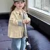 Trench Coat Dupla Face para Meninas, Estilo Primavera e Outono, Novo Modelo 2026, Casaco Casual Soltinho de Comprimento Médio para Bebês Meninas