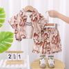 Conjunto de Camisa de Verão Masculino Três Peças com Estampa de Letras 2025 Novo Estilo Coreano para Crianças Casual e Bonito Terno de Manga Curta Cool