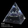 Pirámide de Cristal Natural de 8 cm Decoración Creativa para el Hogar Adorno Artesanal Bola de Cristal Envuelto en Resina Pirámide de Resina