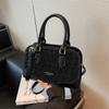 Bolsa Feminina Nova de Alta Qualidade Fosca de Grande Capacidade Outono e Inverno Bolsa Quadrada Pequena Retrô Bolsa de Ombro Bolsa Pequena Transversal